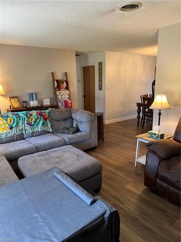 200 Choyce Street, Lexington, NC 27295