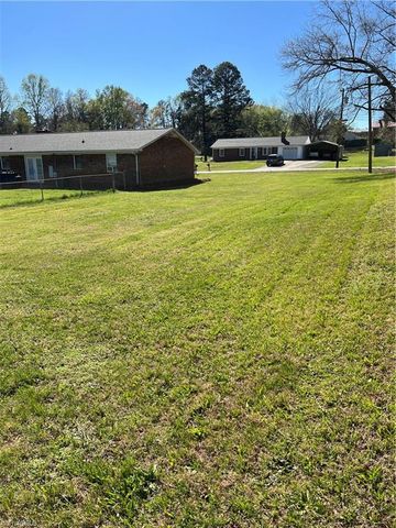 200 Choyce Street, Lexington, NC 27295