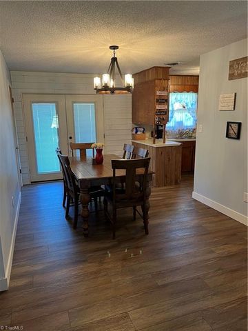 200 Choyce Street, Lexington, NC 27295