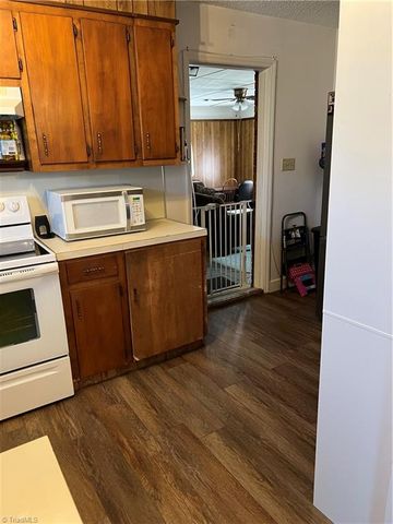 200 Choyce Street, Lexington, NC 27295