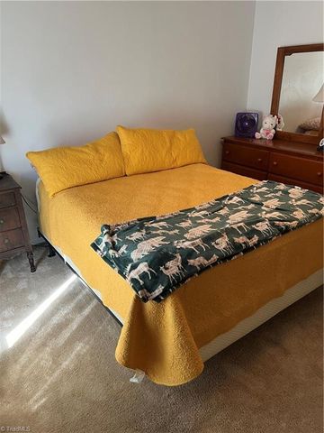 200 Choyce Street, Lexington, NC 27295