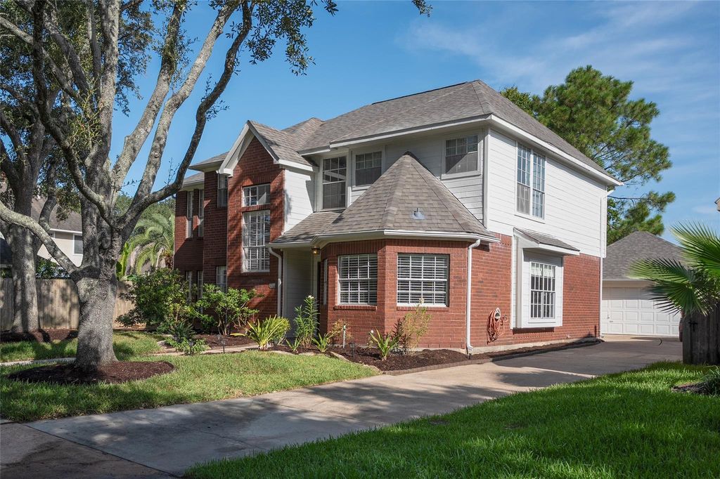 4700 Broadmoor Drive, League City, TX 77573