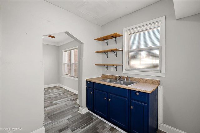 20575 Dean Street, Detroit, MI 48234