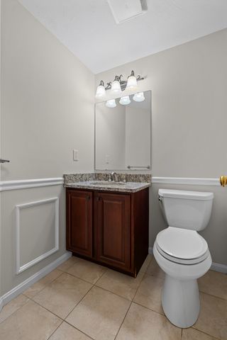 7 Old Salem Cir, Shrewsbury, MA 01545