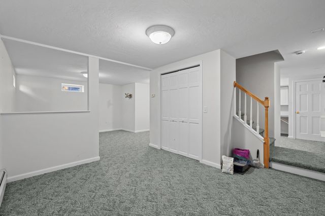7 Old Salem Cir, Shrewsbury, MA 01545
