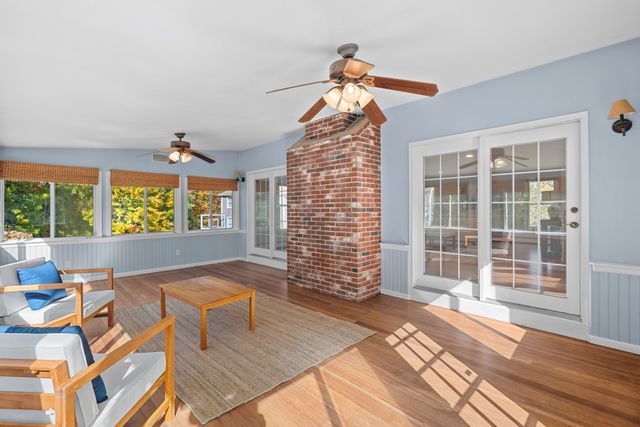 7 Old Salem Cir, Shrewsbury, MA 01545