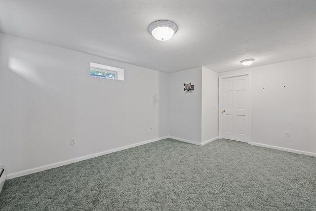 7 Old Salem Cir, Shrewsbury, MA 01545