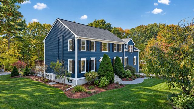 7 Old Salem Cir, Shrewsbury, MA 01545
