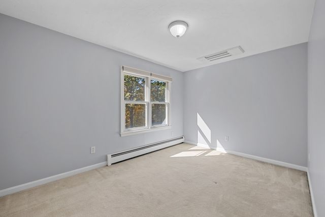 7 Old Salem Cir, Shrewsbury, MA 01545