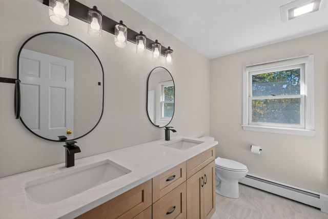 7 Old Salem Cir, Shrewsbury, MA 01545