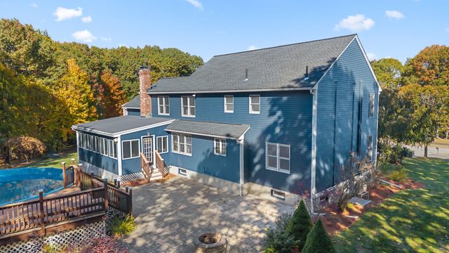 7 Old Salem Cir, Shrewsbury, MA 01545