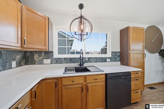 5701 S 96 Street, Lincoln, NE 68526