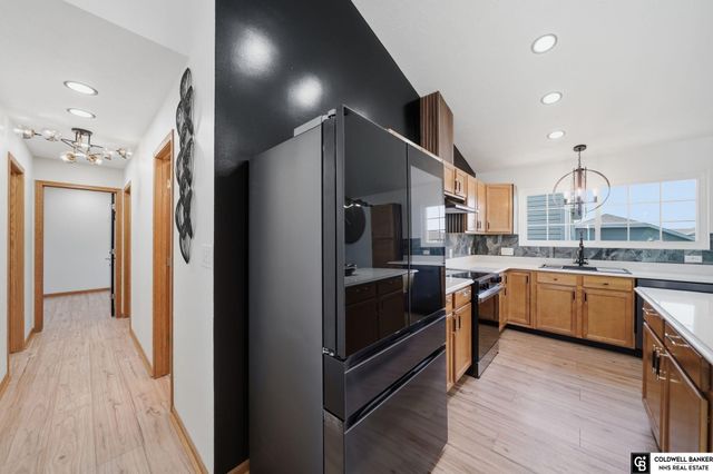 5701 S 96 Street, Lincoln, NE 68526