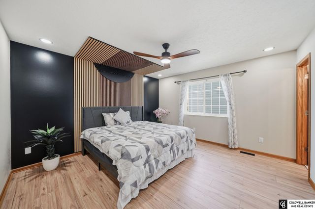 5701 S 96 Street, Lincoln, NE 68526