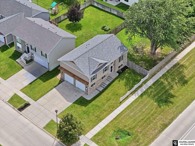 5701 S 96 Street, Lincoln, NE 68526