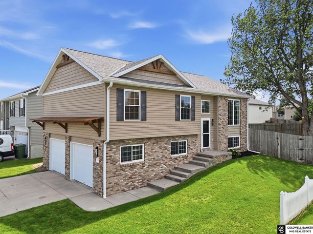 5701 S 96 Street, Lincoln, NE 68526
