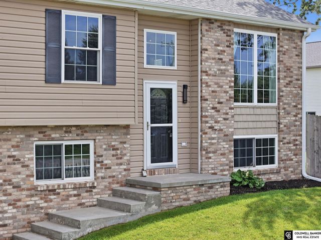 5701 S 96 Street, Lincoln, NE 68526