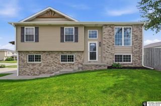 5701 S 96 Street, Lincoln, NE 68526