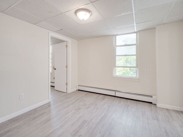 23 Lowell 2R, Methuen, MA 01844