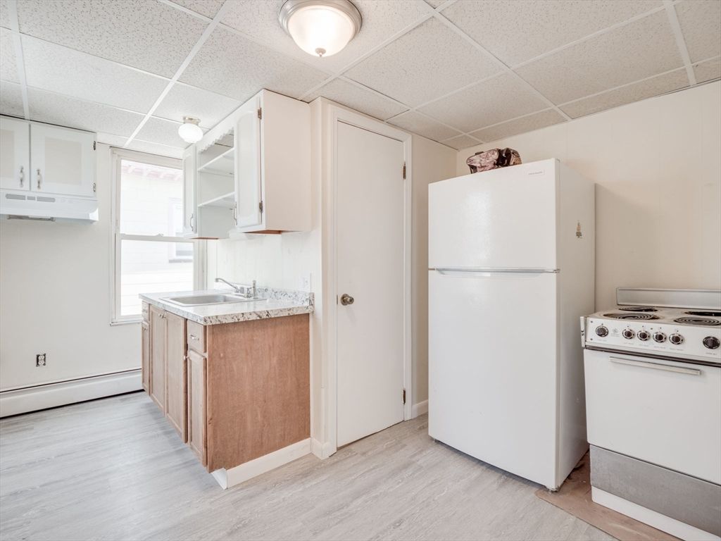 23 Lowell 2R, Methuen, MA 01844