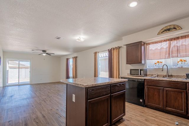 7912 E 44 Ln, Yuma, AZ 85365