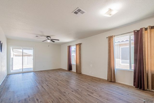 7912 E 44 Ln, Yuma, AZ 85365