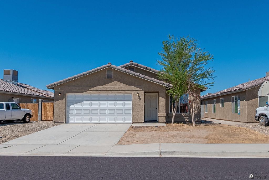 7912 E 44 Ln, Yuma, AZ 85365