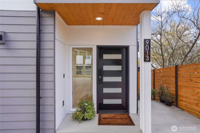 9013 14th Avenue SW, Seattle, WA 98106