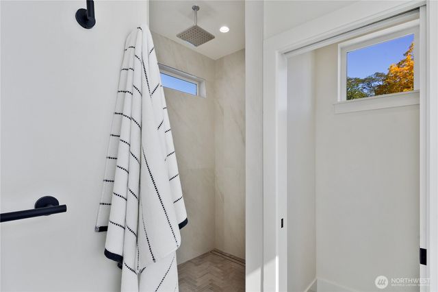 9013 14th Avenue SW, Seattle, WA 98106