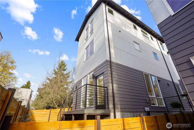 9013 14th Avenue SW, Seattle, WA 98106