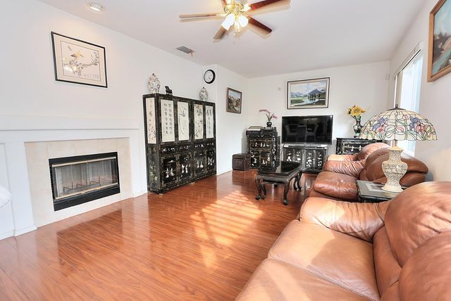 8897 Shasta Lily Dr, Elk Grove, CA 95624
