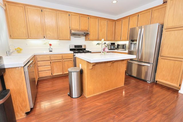 8897 Shasta Lily Dr, Elk Grove, CA 95624