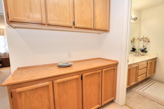 8897 Shasta Lily Dr, Elk Grove, CA 95624
