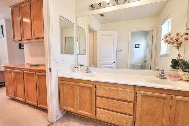 8897 Shasta Lily Dr, Elk Grove, CA 95624