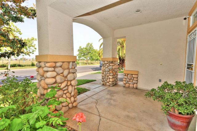8897 Shasta Lily Dr, Elk Grove, CA 95624