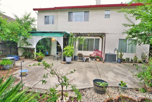 8897 Shasta Lily Dr, Elk Grove, CA 95624