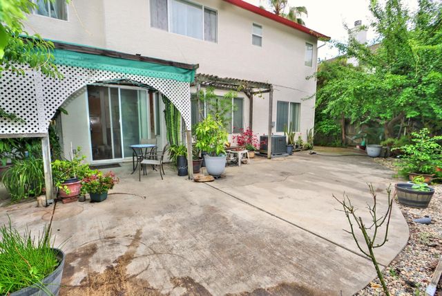 8897 Shasta Lily Dr, Elk Grove, CA 95624
