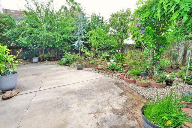 8897 Shasta Lily Dr, Elk Grove, CA 95624