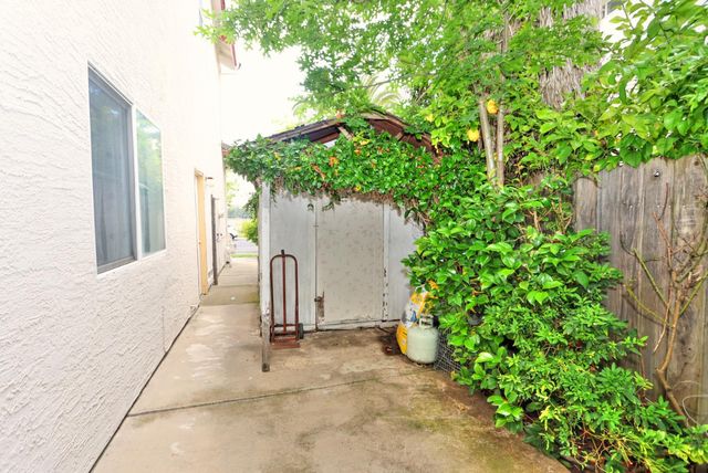 8897 Shasta Lily Dr, Elk Grove, CA 95624