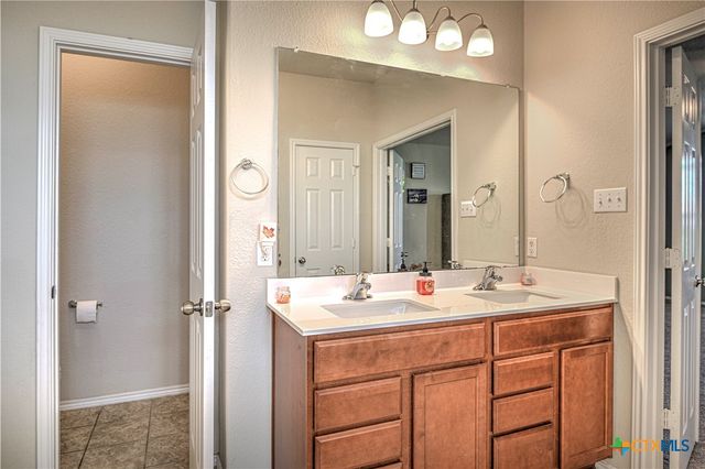 8409 Quiet Hollow Drive, Temple, TX 76502