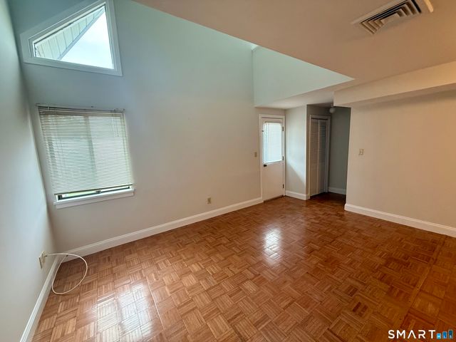 105 Tremont Avenue C, Bridgeport, CT 06606