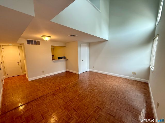 105 Tremont Avenue C, Bridgeport, CT 06606