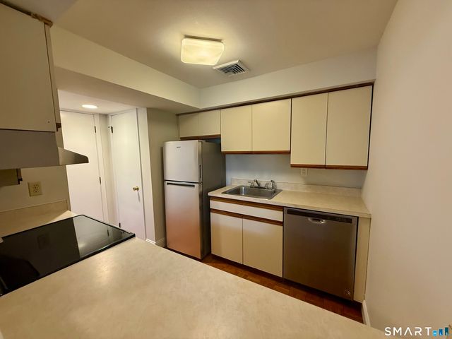 105 Tremont Avenue C, Bridgeport, CT 06606