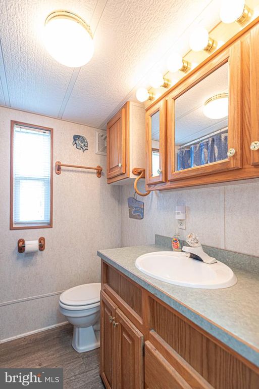 Image 15 of property listing at 171 OCEAN OVAL DR, Berlin, MD 21811