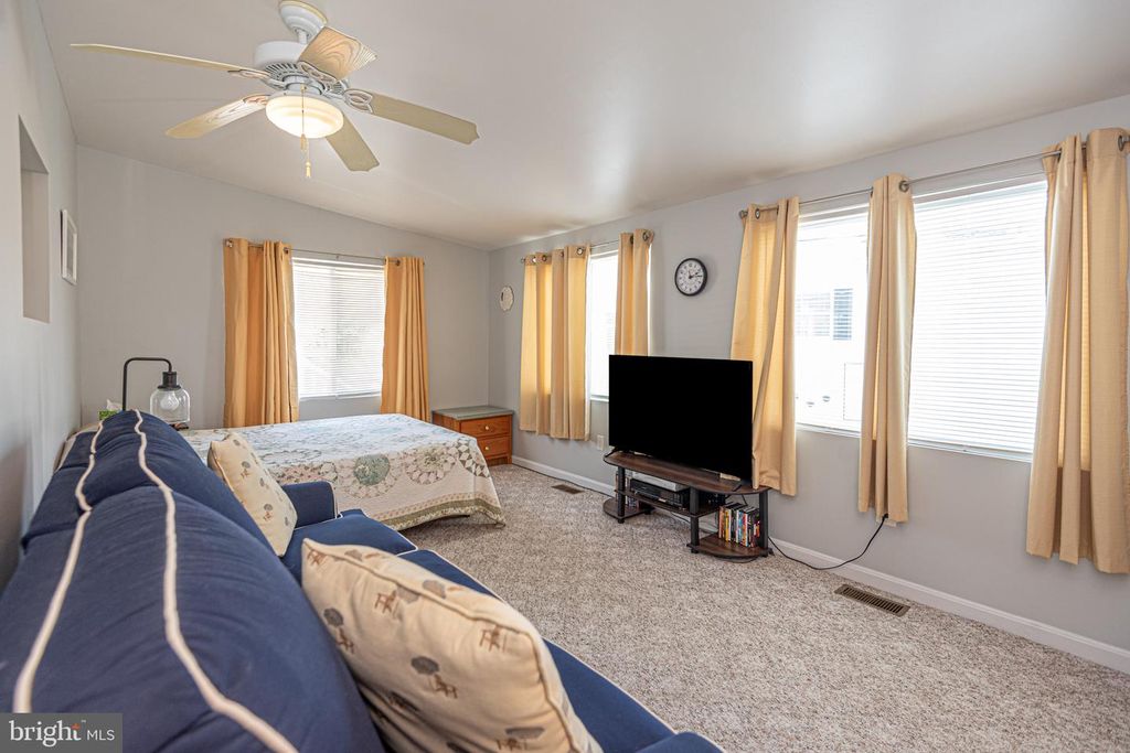 Image 20 of property listing at 171 OCEAN OVAL DR, Berlin, MD 21811