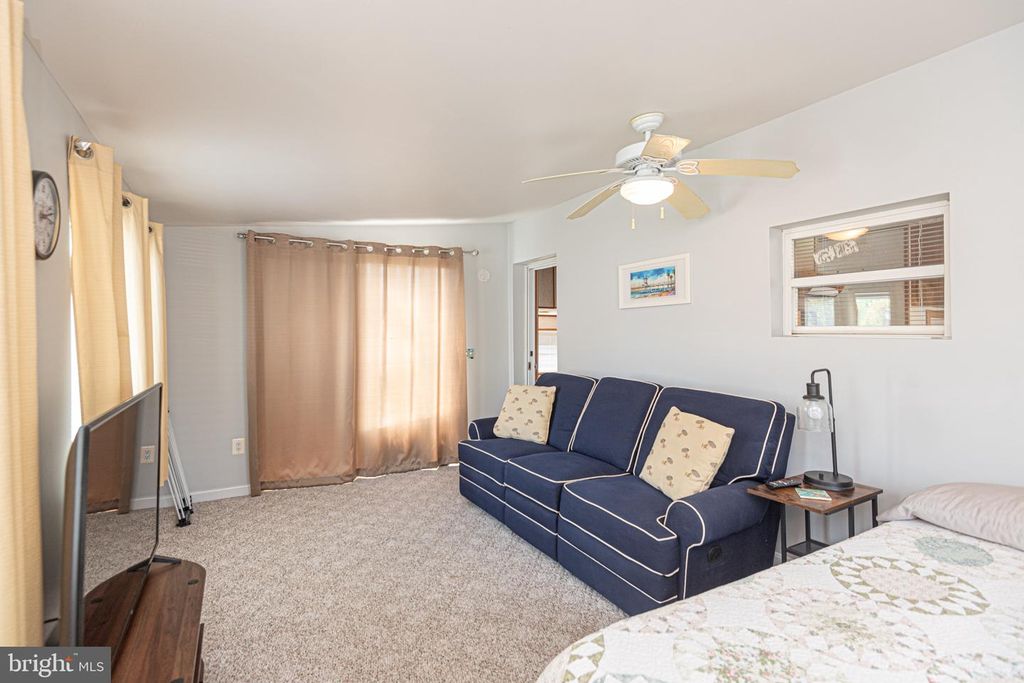Image 23 of property listing at 171 OCEAN OVAL DR, Berlin, MD 21811