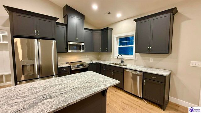 902 Silktree Circle, Elizabethtown, KY 42701