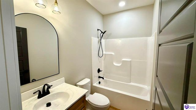 902 Silktree Circle, Elizabethtown, KY 42701