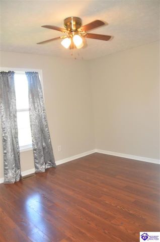 208 Kathie Court, Vine Grove, KY 40175