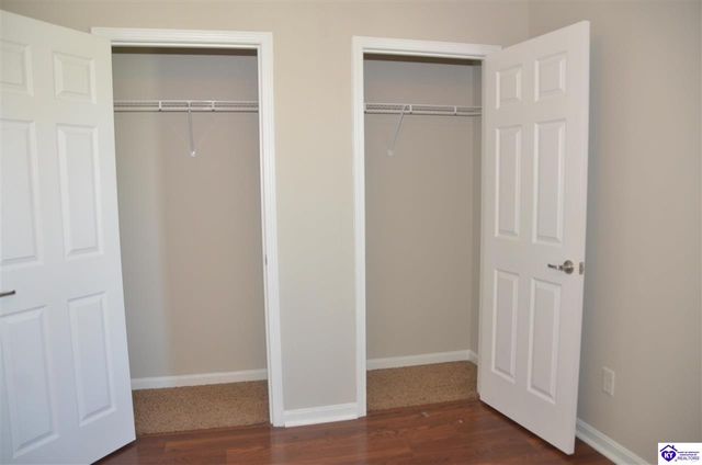 208 Kathie Court, Vine Grove, KY 40175